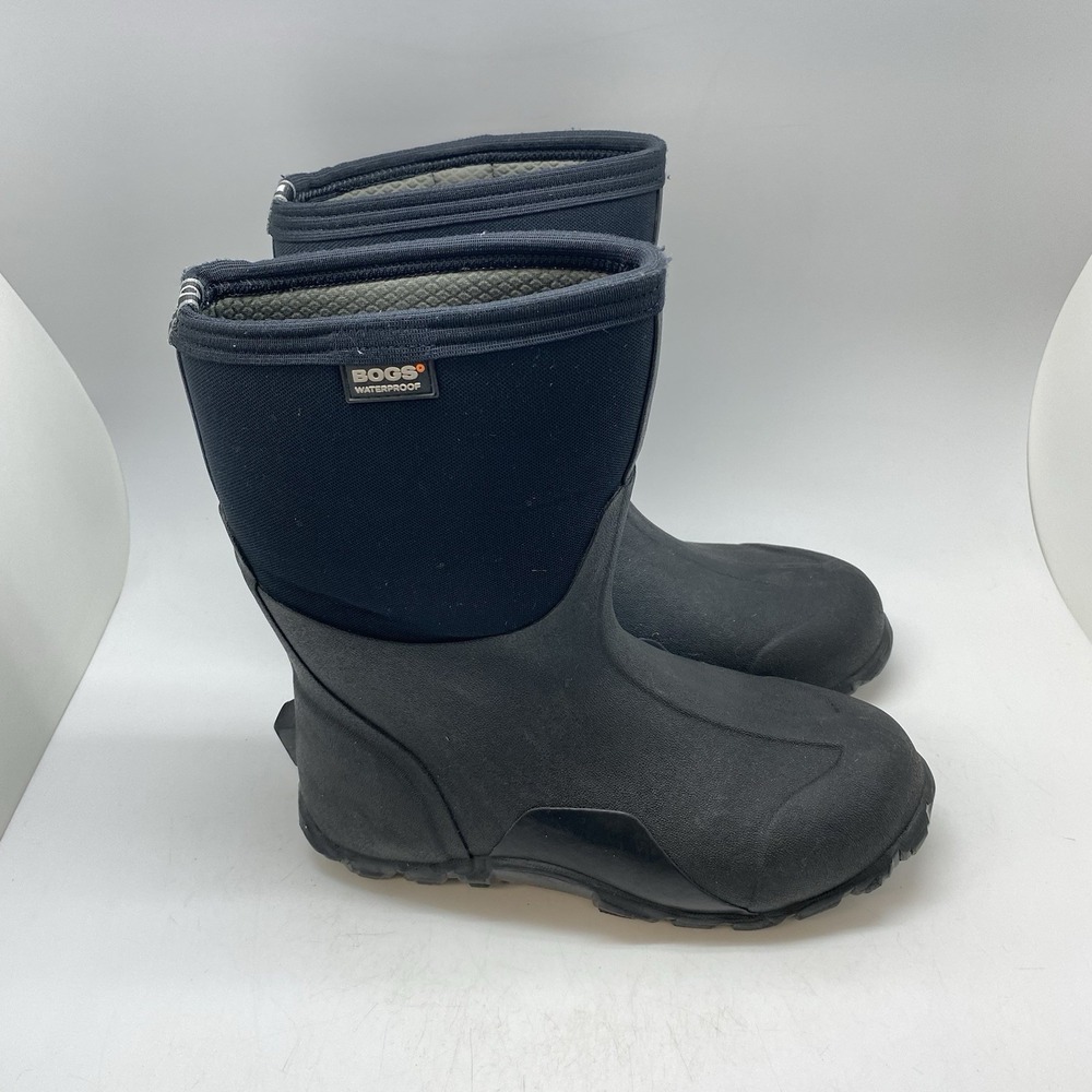 BOGS Classic Mid Calf Boots Mens 8 Black WP Snow Boot Workwear Shoes 61142-001